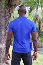 Polo bleu de dos