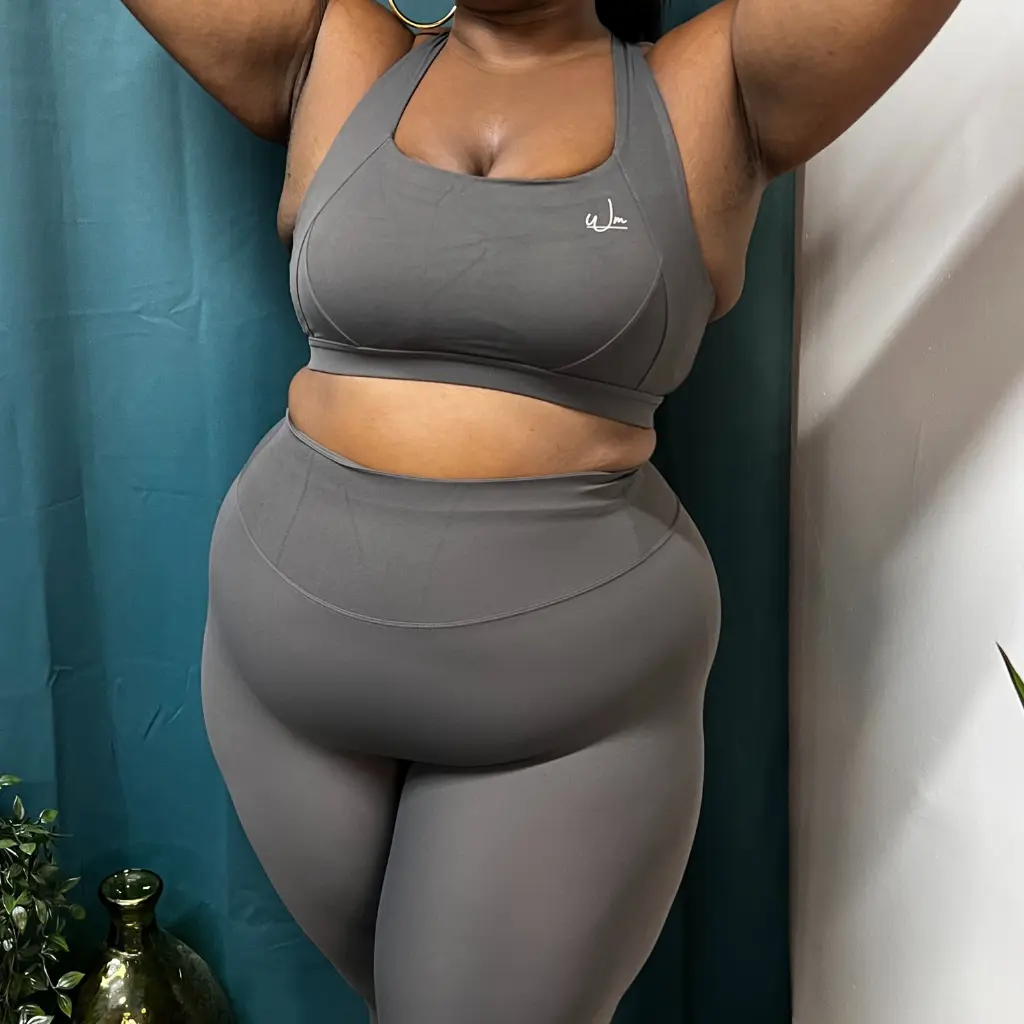 breena gris.webp